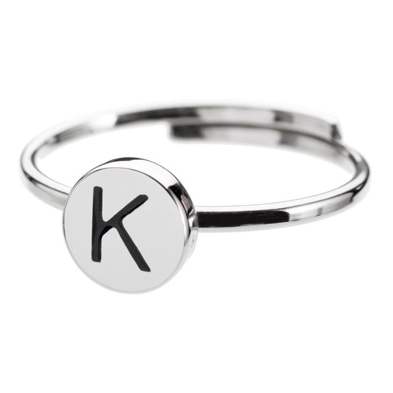 Anello con lettera smaltata