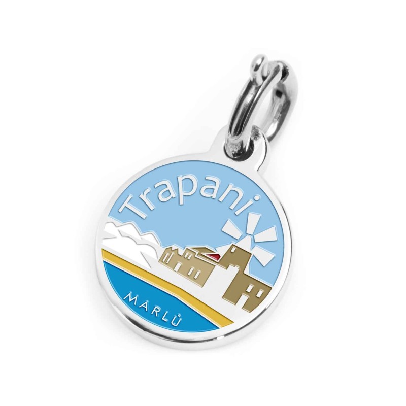 S.STEEL CHARM TRAPANI S.steel round charm with Trapani city's symbols image, 14 mm diameter. On the front side lettering in blac