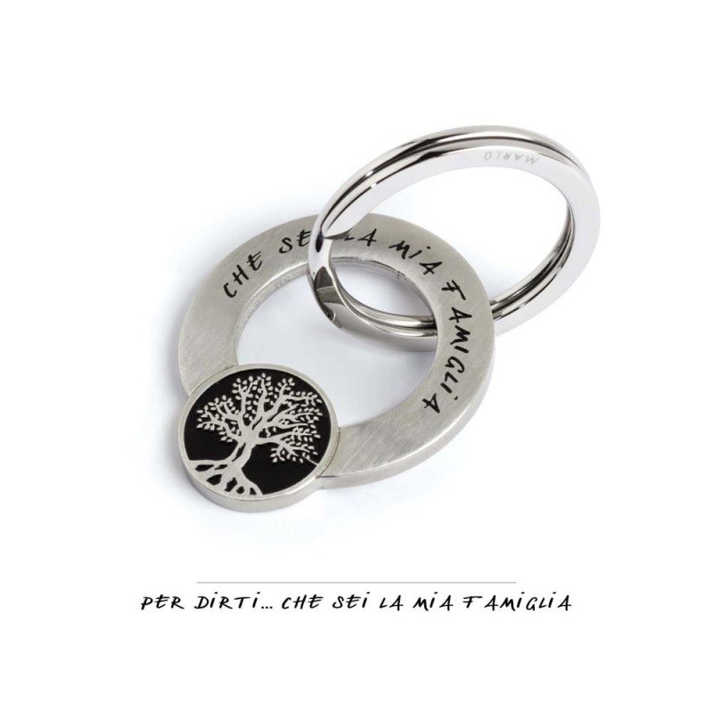S.STEEL KEY RING S.Steel keyring, mat finishing with black enamel writting :"Per dirti ...che sei la mia famiglia"Diameter 3.2