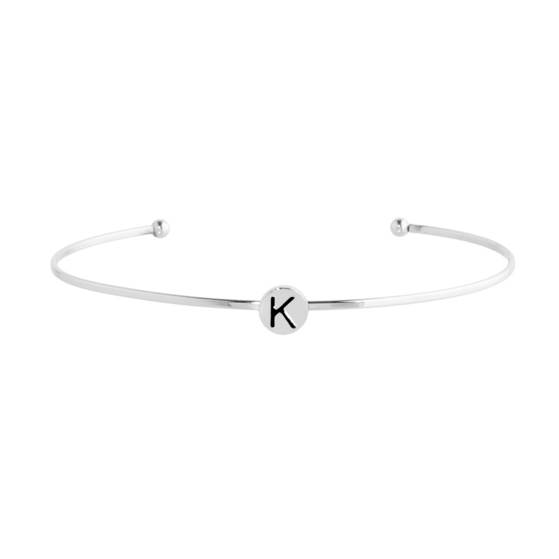 Bracciale rigido con lettera smaltata