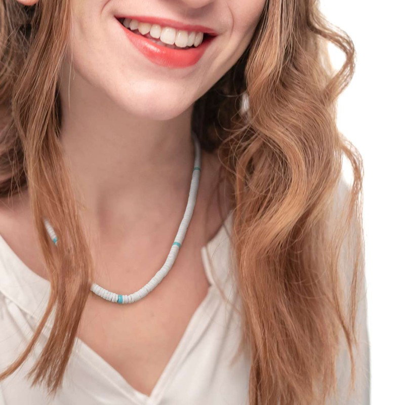 Collana con dischetti conchiglie bianche e turchesi