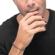Bracciale con rondelle in pietra ed elementi in ematite