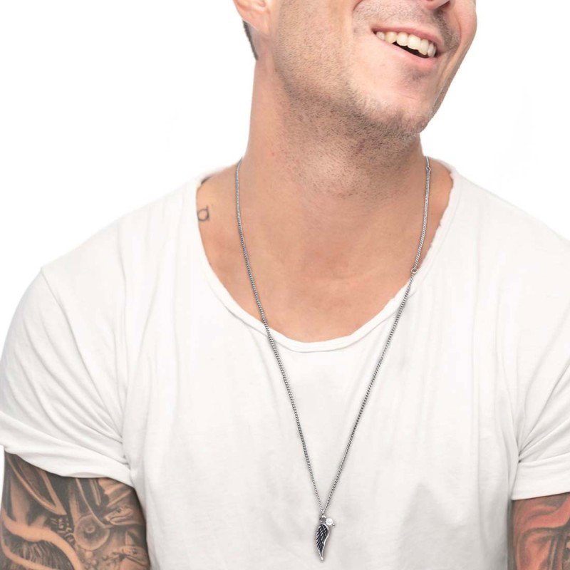 Collana con ala pendente