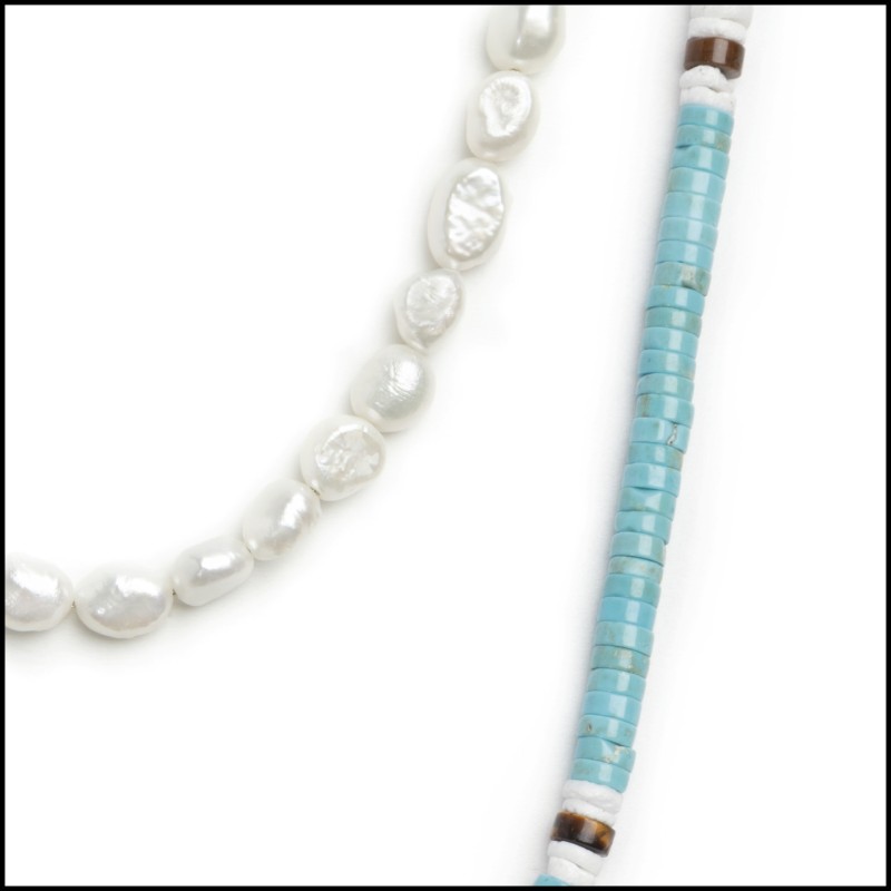 Collana con perle di fiume e collana con dischetti di pietre