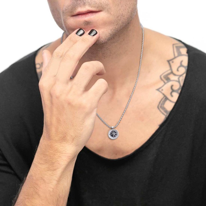 Collana rosa dei venti e collana con elemento in pietra