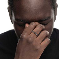 AN SQUADRATO CON CUBIC ZIRCONIA