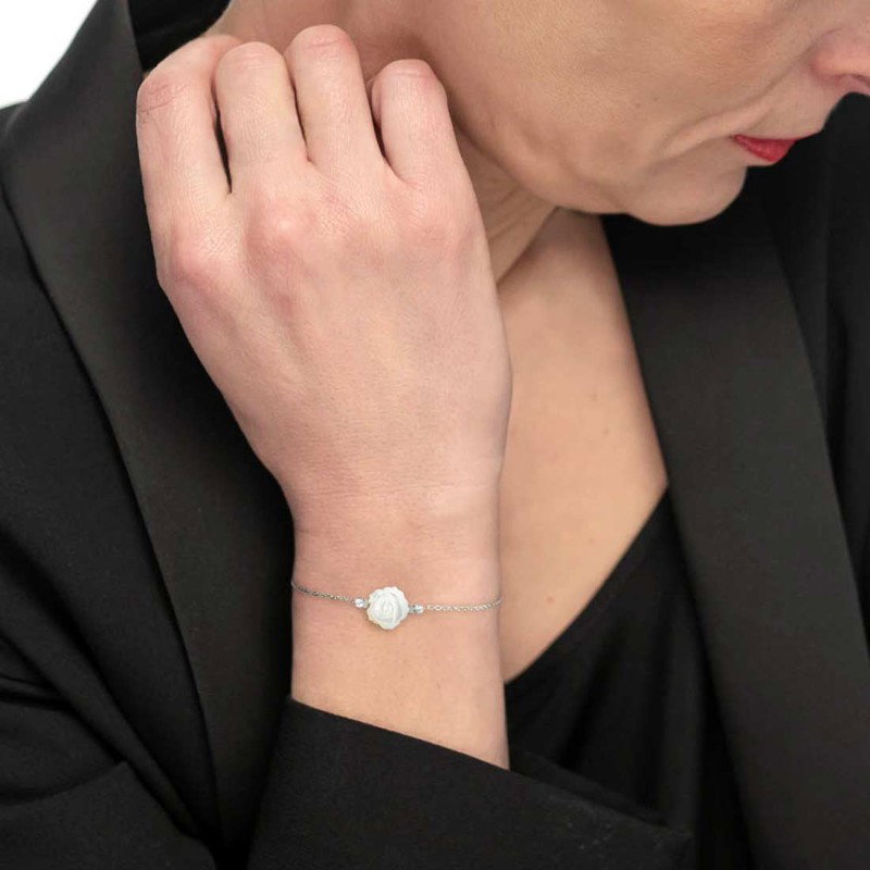Bracciale con rosa in madreperla
