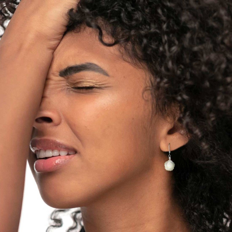 S.S. EARRINGS PAIR WITH MOP ROSE SHAPE PEND S.steel earrings pair lever back closure size 12,70*9,90 mm, 1 mm thickness with on