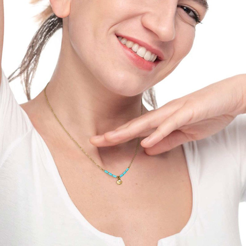 Collana conchiglia pendente con perla e perline a tubo turchesi