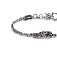 S.STEEL BR WITH FEATHER S.steel bracelet with round snake chain 2,30 mm diameter and sonaglio chain 3 mm width. On the center s.
