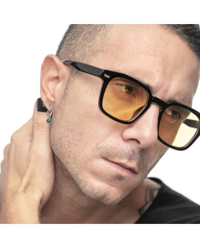 Orecchino a cerchio con sfera pendente