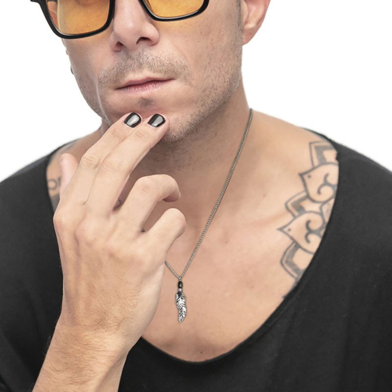 S.STEEL NECKLACE GRUMETTA CHAIN WITH FEATHER PENDANT S.steel necklace with grumetta chain 2,20 mm width and 1 mm thickness. S.st