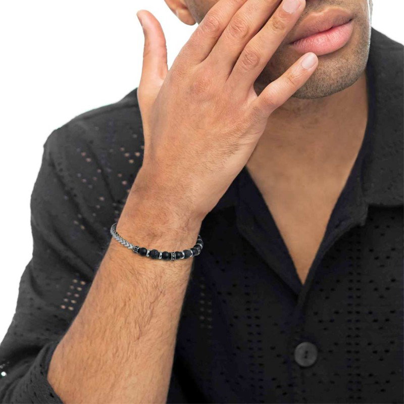 Bracciale catena a spina di pesce con sfere in onice nera e pietra lavica