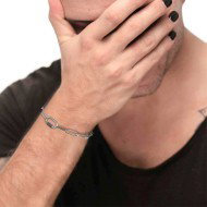 S.STEEL BR FAC. LARGE LINK CHAIN WITH OVAL S.Steel bracelet with faceted large link chain 15 mm width, 0,90 mm thickness. In the