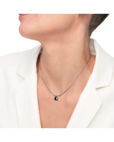 Collana con zircone nero quadrato