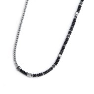 Collana catena fish bone con dischetti di onice nera e pietra lavica