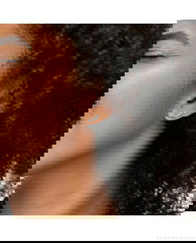 Orecchino a lobo con zirconi