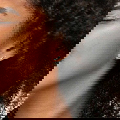 Orecchino a lobo con zirconi