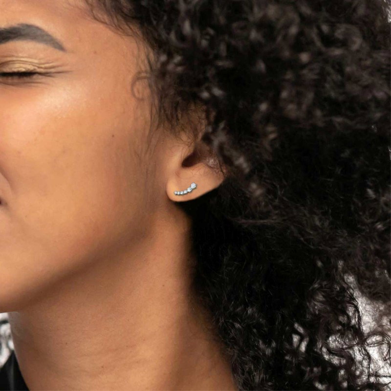 Orecchino a lobo con zirconi