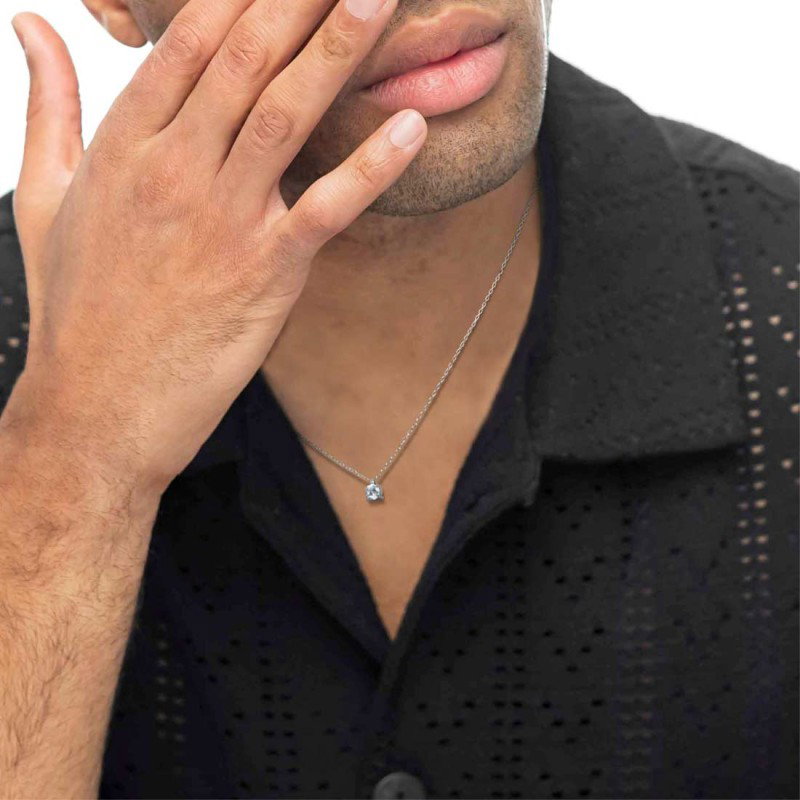 S.STEEL NECKLACE WITH WHITE CZ STONE 4,25 MM S.steel necklace with cutting cross chain, 1 mm width, 0,20 mm thickness. On the ce