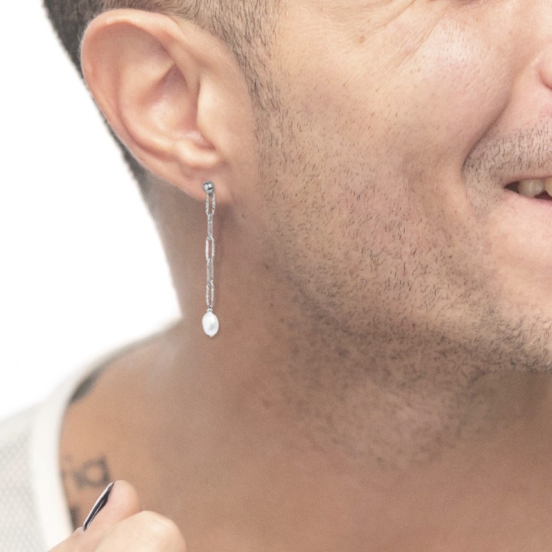 Orecchino pendente con catena e perla irregolare