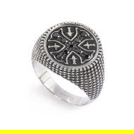 S.STEEL ROUND GOTHIC CROSS PLATE Polished s.steel round plate 16,20 mm diameter, 3,50 mm thickness. On the front side gothic cro