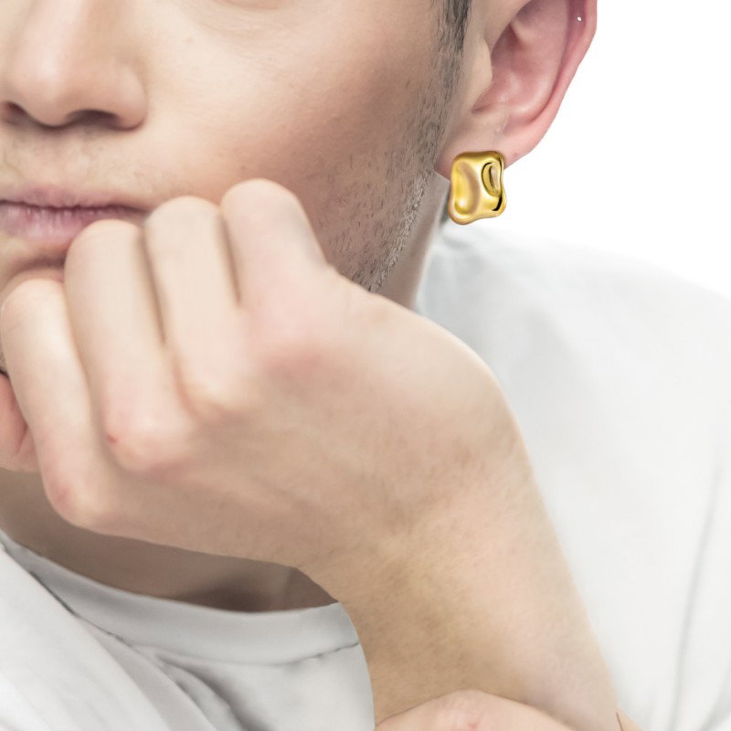 Orecchino a lobo quadrato irregolare