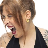 Orecchino a lobo quadrato irregolare