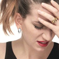 Orecchino a lobo bottone ovale 1,6cm