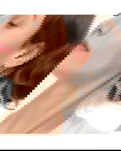 Orecchino pendente cerchi con zirconi bianchi