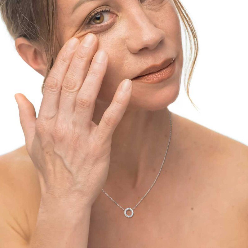 Collana cerchio 0,8cm con zirconi bianchi