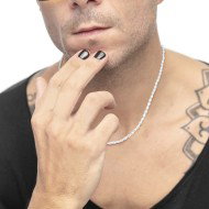 Collana con zircone nero e collana con perle