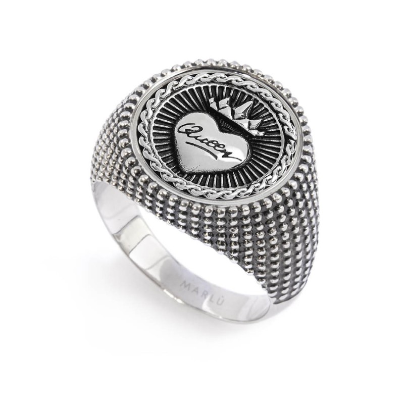 S.STEEL ROUND PLATE QUEEN Polished s.steel round plate by casting 16,10 mm diameter, 1 mm thickness. On the front side heart in