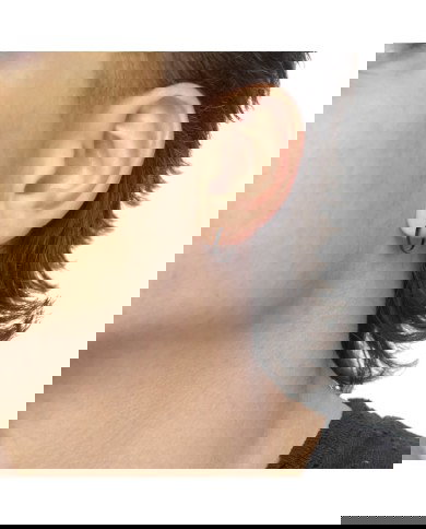 Orecchino a cerchio 1,7 cm trama diamantata