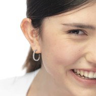 Orecchino a cerchio 1,9 cm trama con sfere