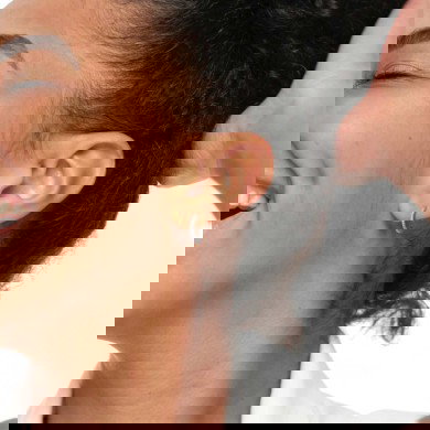 Orecchino a cerchio 2 cm con zirconi