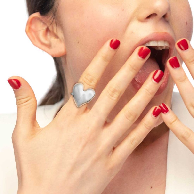 Anello doppia fascia con cuore irregolare martellato