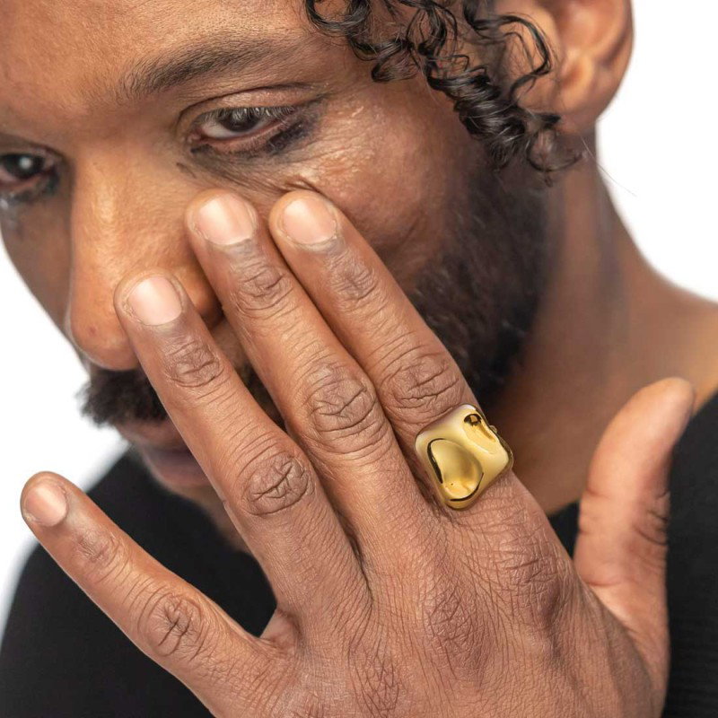 AN ACC A DOPPIA FASCIA QUADRATO IRREGOLARE