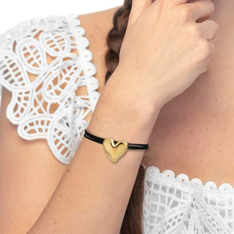 Bracciale triplo filo con cordino cerato con cuore irregolare