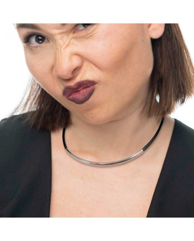 Collana cordino cerato nero con tubolare centrale