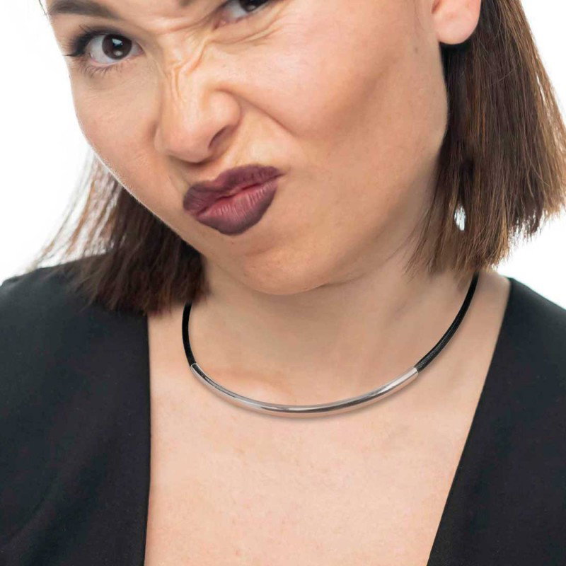 COLLANA ACC CORDINO NERO CON CENTRALE TUBOLARE