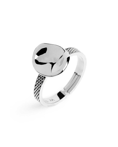 Anello con bottone martellato