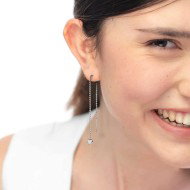 Orecchino pendente catena a sfere con cuore