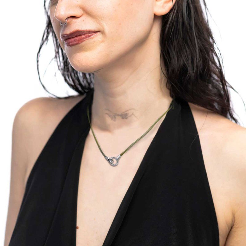 COLLANA CON CORDINO CON CENTRALE AD ANELLO IN ACCIAIO