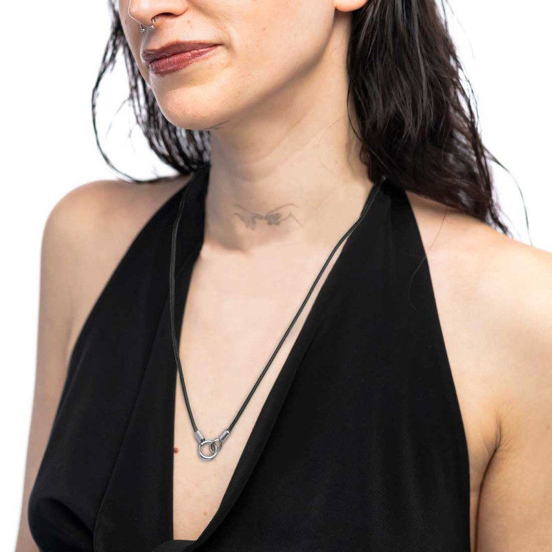 Collana cordino cerato con anello centrale