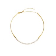 COLLANA ACC CON PERLE BIANCO CENT. TUBOLARE TWISTED