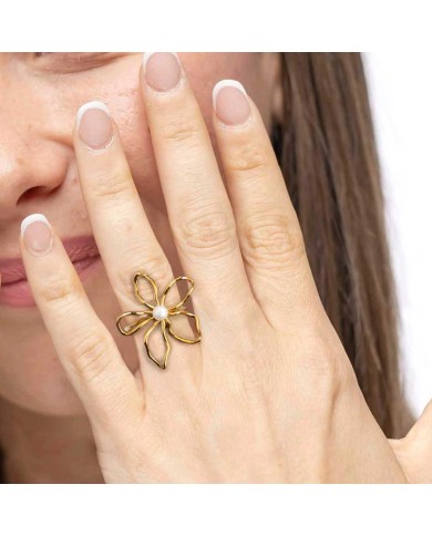 Anello fiore con perla centrale