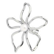 Orecchino a lobo fiore con perla centrale