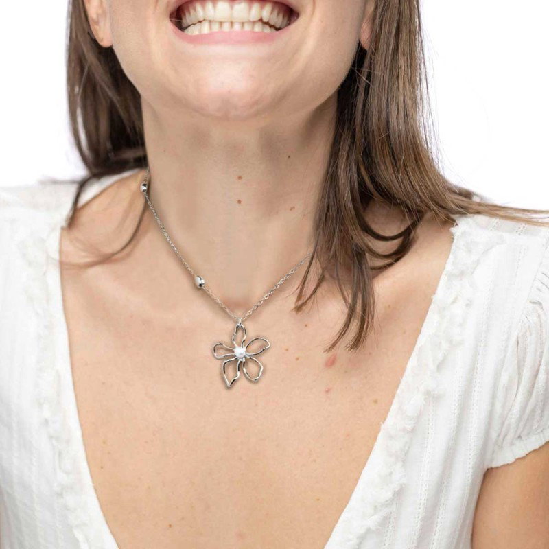Collana fiore con perla centrale