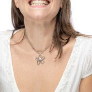 Collana fiore con perla centrale